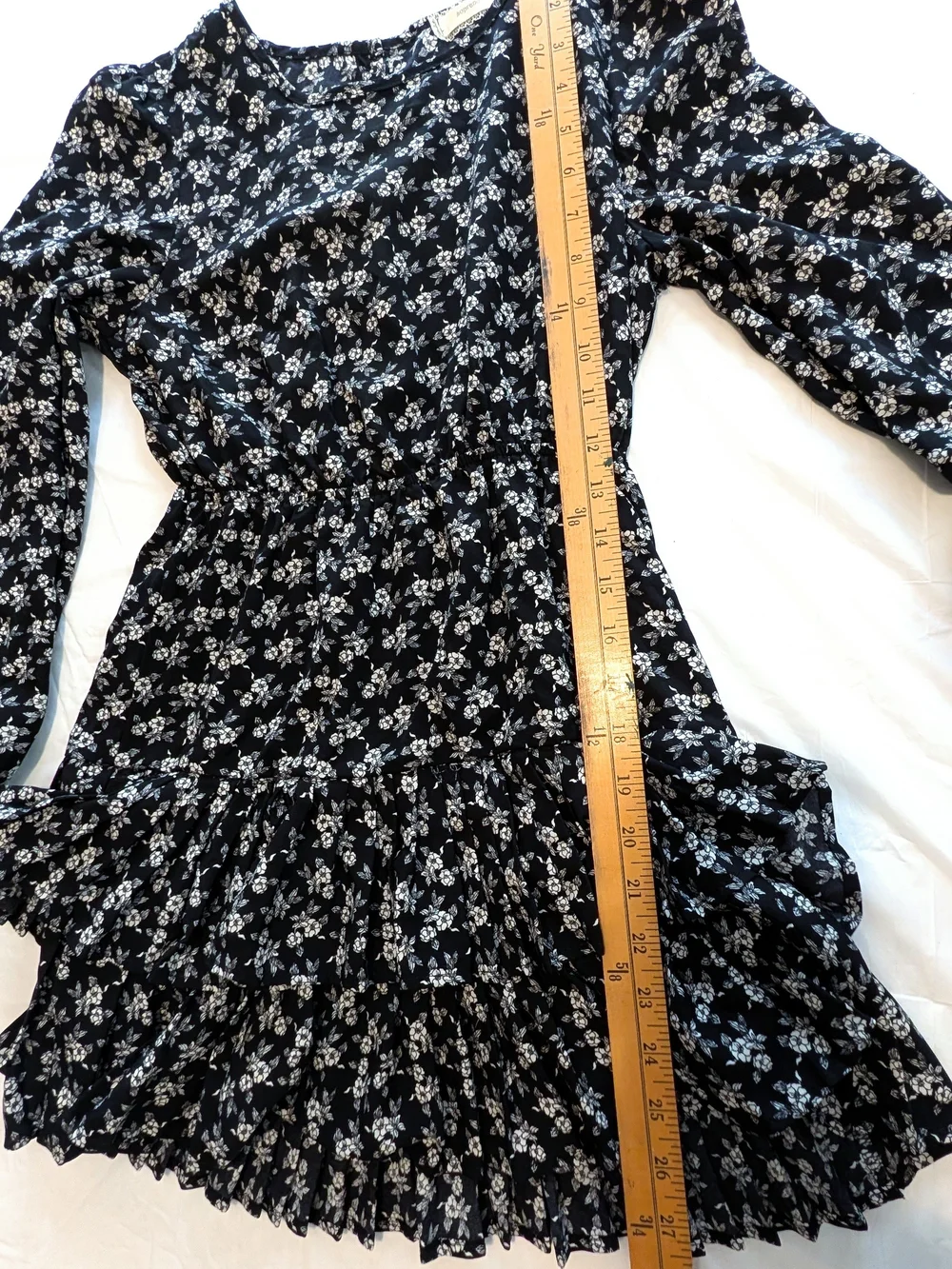 Soprano Mini Dress Long Sleeved Back & White Ditsy Floral Ruffles Girls Size XL